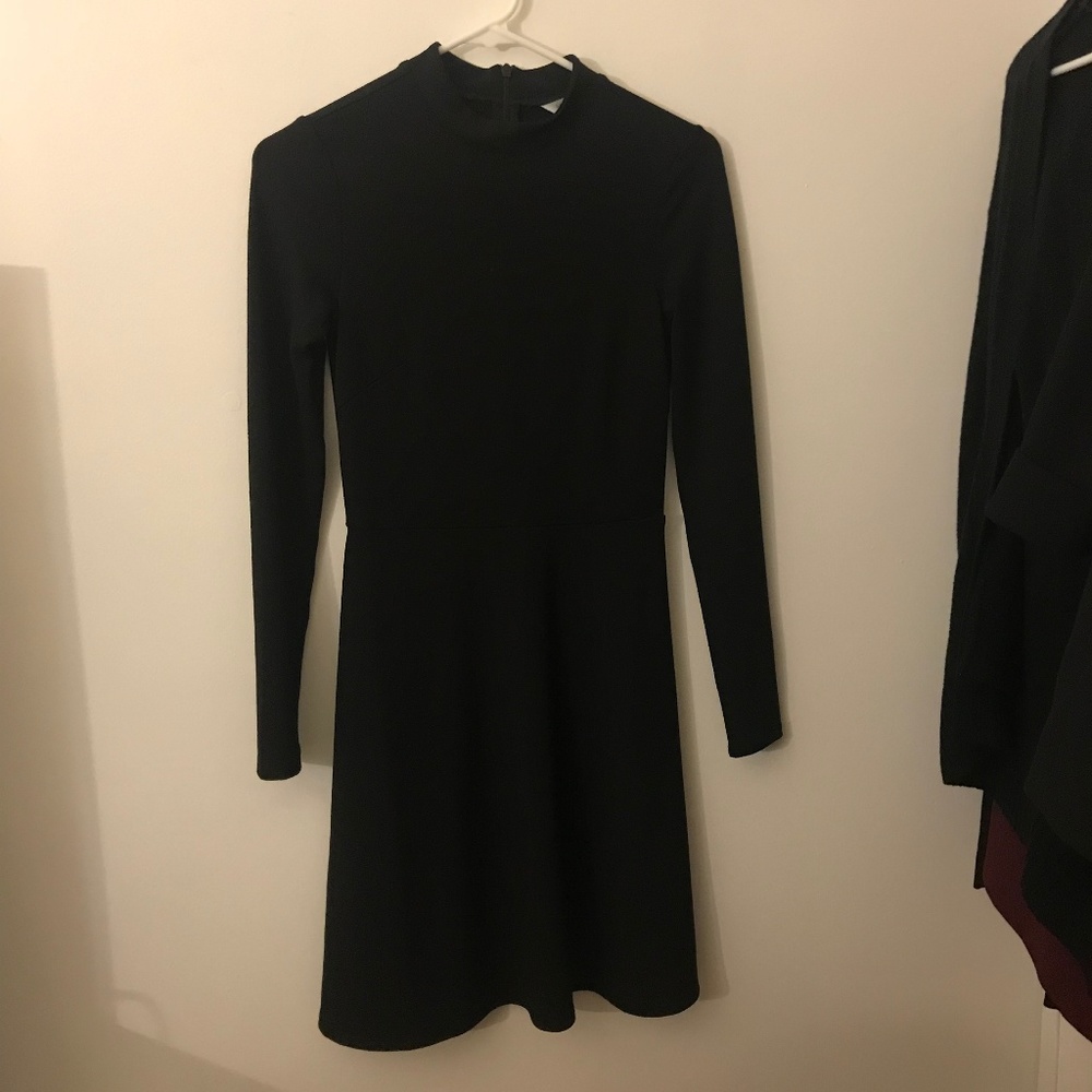 Black Dress - Picture 1 of 3